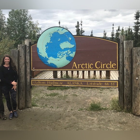 Meet your Poshers, Stephanie & Avalon - Picture 10 of 15